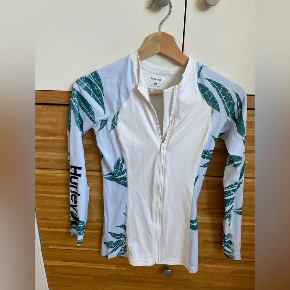 Hurley White Rash Guard - Picture 1 of 3